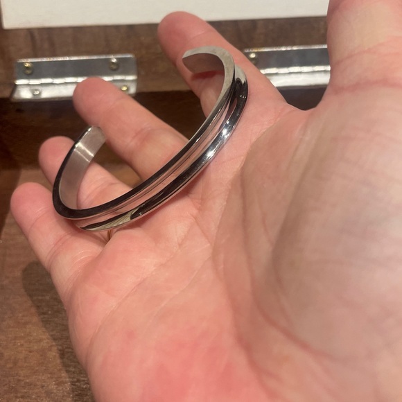 Silver cuff bracelet - Picture 3 of 3